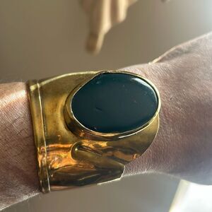 Chic Gold Bracelet with Black Stone